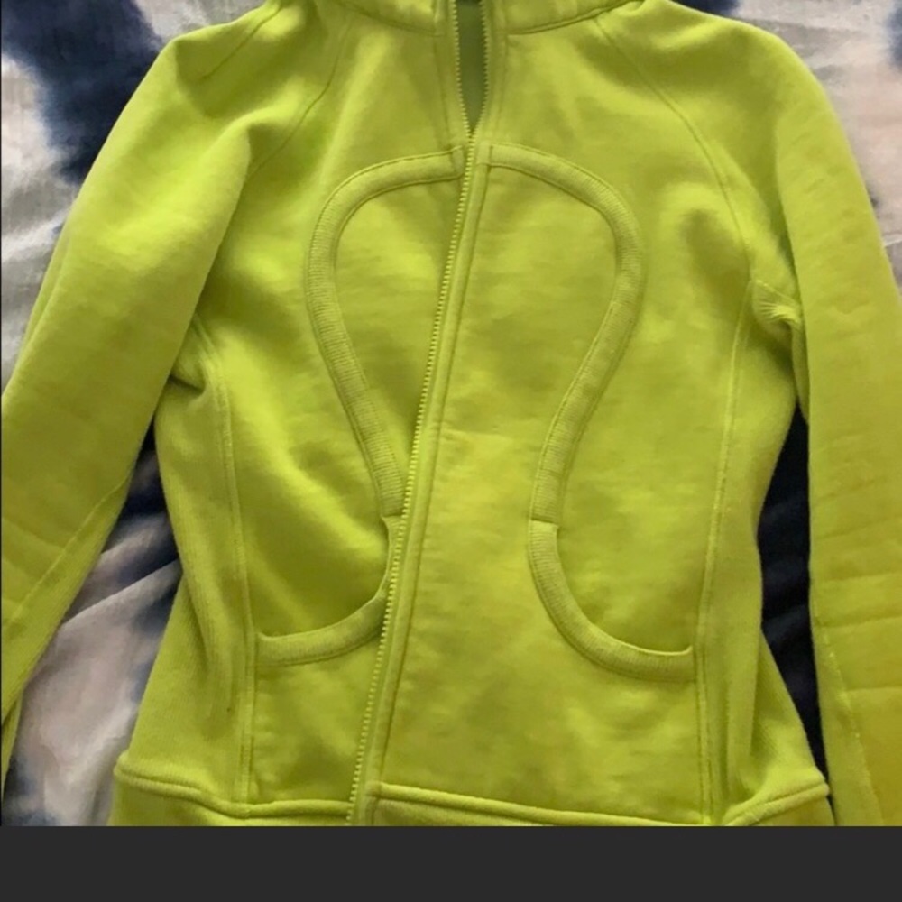 Light green lululemon scuba hooded sweatshirt